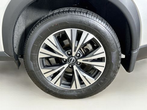 Used 2023 Nissan Rogue SV AWD/4WD image 11