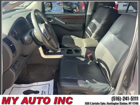 Used 2011 Nissan Pathfinder LE w/ Navigation Pkg AWD/4WD image 26