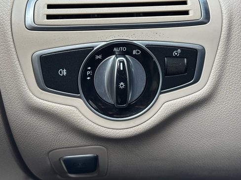 Used 2016 Mercedes-Benz C 300 4MATIC Sedan image 40