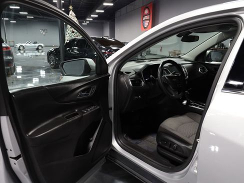 Used 2018 Chevrolet Equinox LT image 8