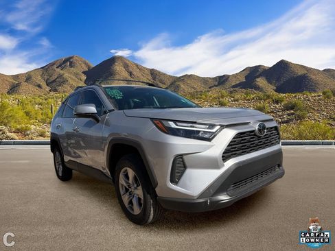 Used 2023 Toyota RAV4 XLE FWD image 5
