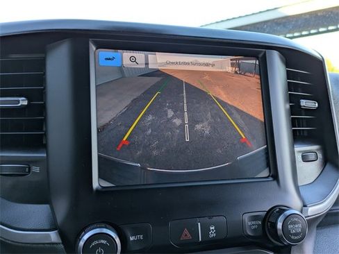 Used 2022 RAM 2500 Big Horn w/ Cold Weather Group image 20