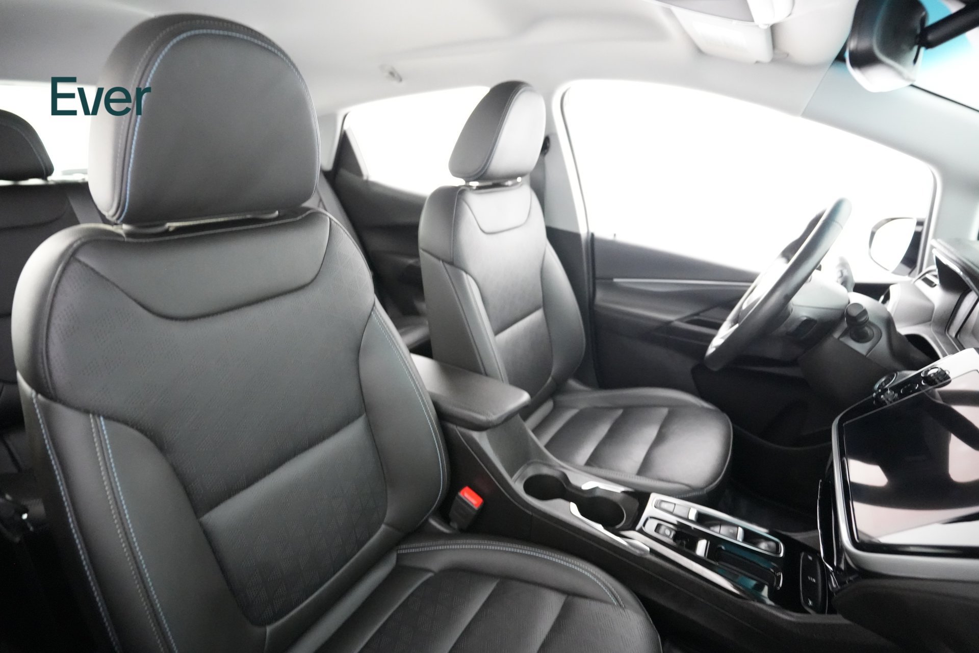 Used 2023 Chevrolet Bolt LT w/ Infotainment Package FWD image 23