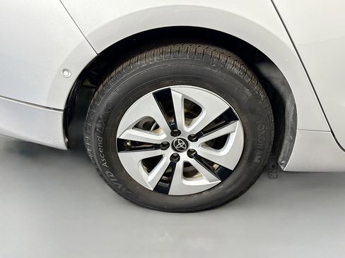 Used 2018 Toyota Prius Two w/ Prius Two Safety Plus Package image 33