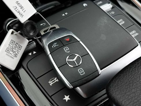 Used 2021 Mercedes-Benz GLB 250 image 36
