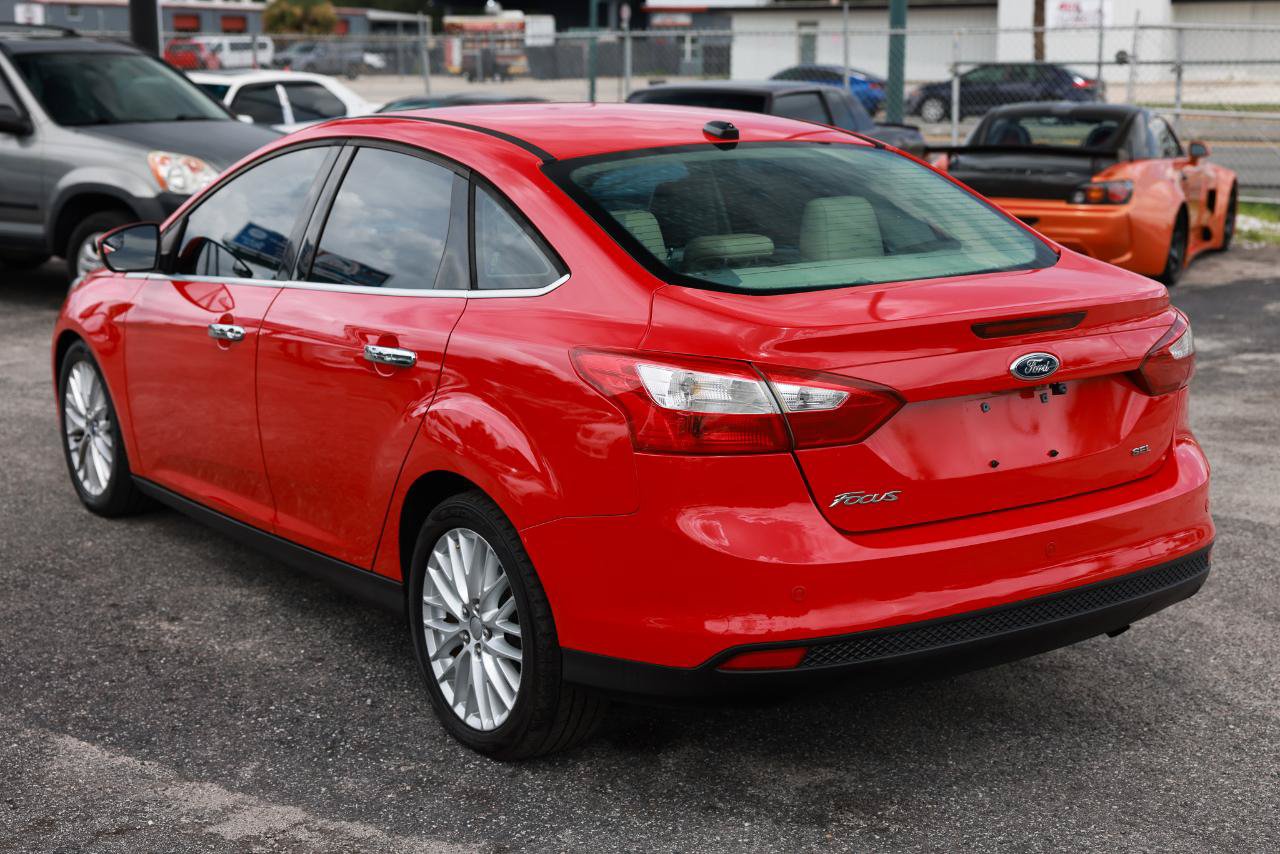 Used 2012 Ford Focus SEL FWD image 5