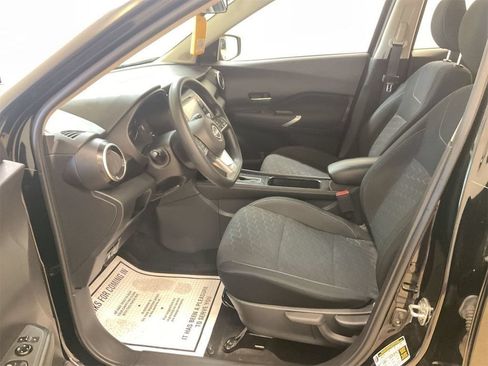 Used 2024 Nissan Kicks SV FWD image 5