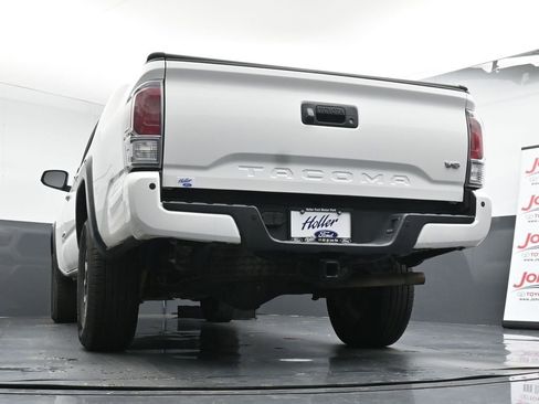 Used 2022 Toyota Tacoma TRD Off-Road w/ Technology Package image 35