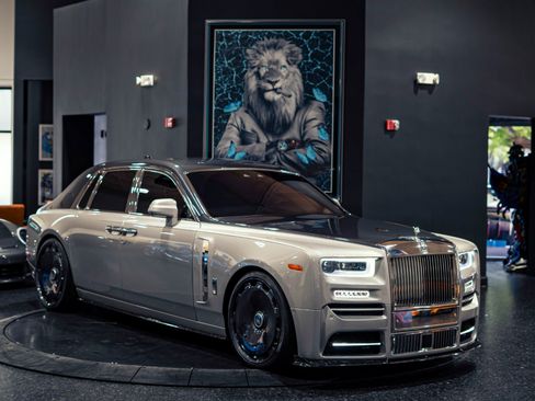 Used 2018 Rolls-Royce Phantom Sedan RWD image 3
