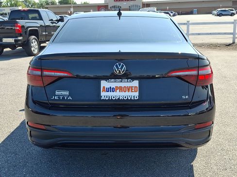 Used 2024 Volkswagen Jetta SE FWD image 5