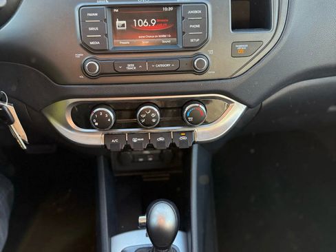 Used 2012 Kia Rio EX w/ Convenience Pkg image 11