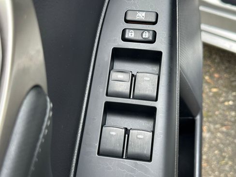 Used 2014 Lexus CT 200h image 21