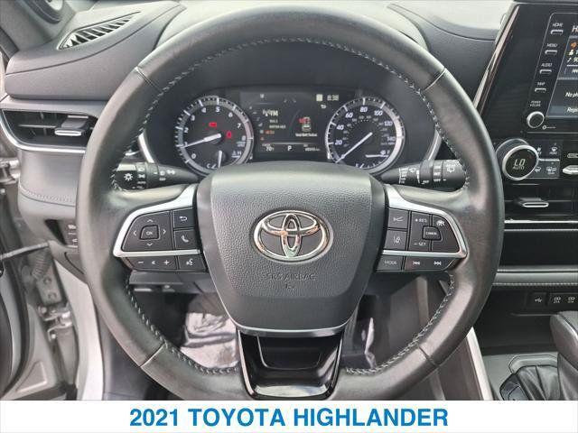 Used 2021 Toyota Highlander XSE FWD image 15