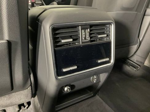 Used 2023 Porsche Cayenne S Platinum AWD/4WD image 21
