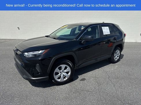 Used 2025 Toyota RAV4 LE image 1