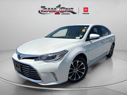 Used 2018 Toyota Avalon XLE Premium FWD image 4