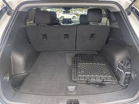 Used 2025 Chevrolet Blazer LT image 12