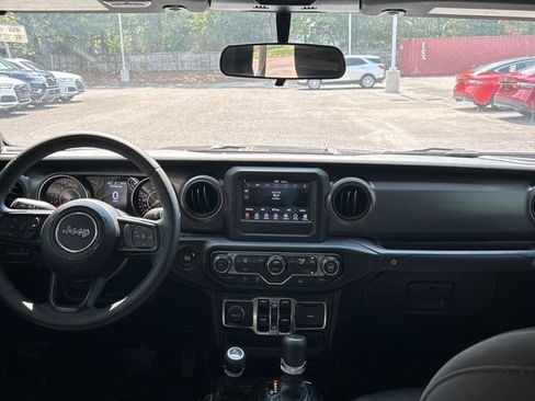 Used 2023 Jeep Gladiator Sport AWD/4WD image 17