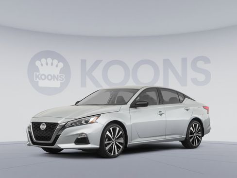 Used 2020 Nissan Altima 2.5 SR w/ Premium Package FWD image 1