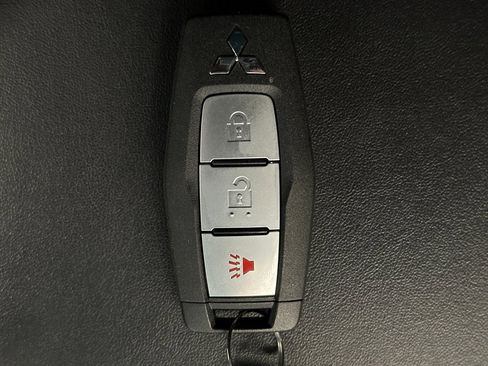 Used 2022 Mitsubishi Outlander ES image 16