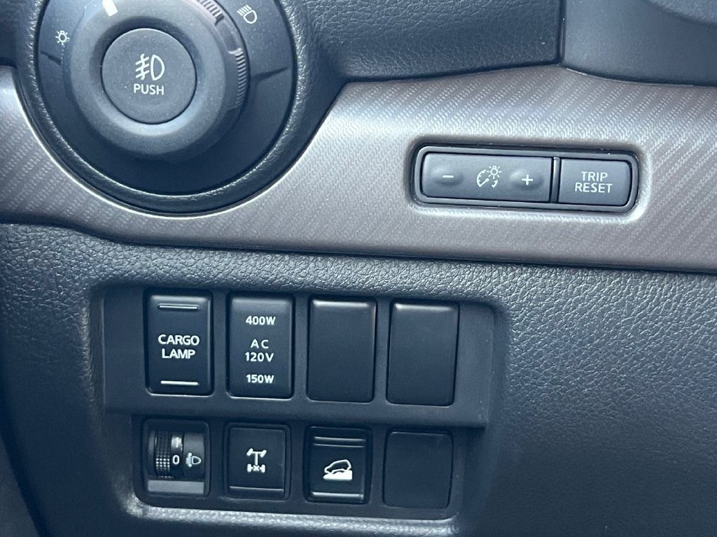 Used 2024 Nissan Titan PRO-4X w/ Pro-4x Convenience Package AWD/4WD image 25