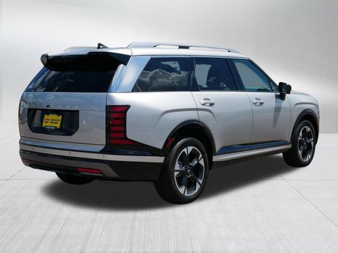 Certified 2026 Hyundai Palisade Limited AWD/4WD image 7