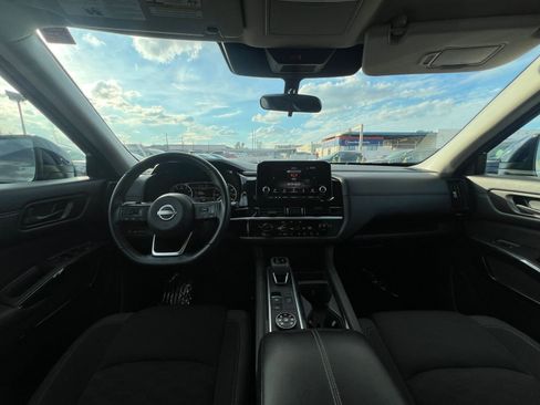 Used 2025 Nissan Pathfinder SV image 33