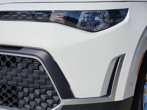 Certified 2025 Kia Soul S image 9