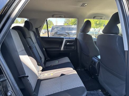 Used 2014 Toyota 4Runner SR5 AWD/4WD image 6