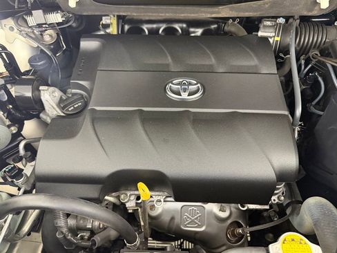 Used 2016 Toyota Sienna XLE w/ XLE Navigation Package image 35