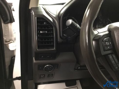 Used 2019 Ford Expedition Limited w/ Equipment Group 301A image 16
