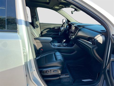 Used 2022 Chevrolet Traverse RS w/ LPO, Floor Liner Package image 28