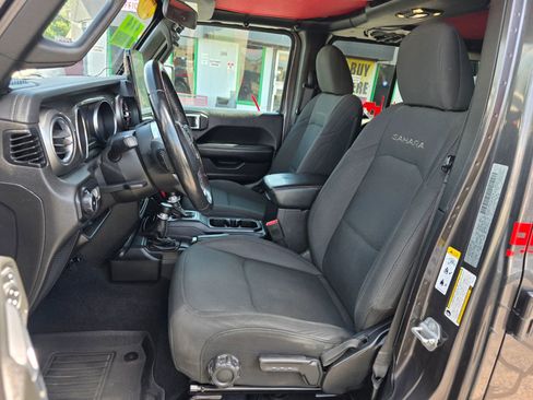 Used 2019 Jeep Wrangler Unlimited Sahara w/ Safety Group AWD/4WD image 9