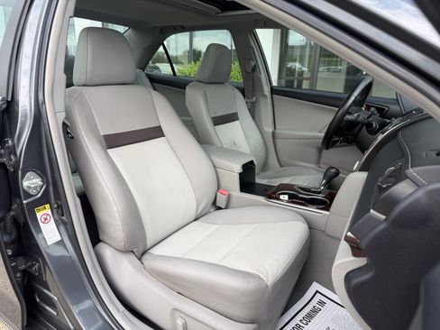 Used 2012 Toyota Camry XLE FWD image 16