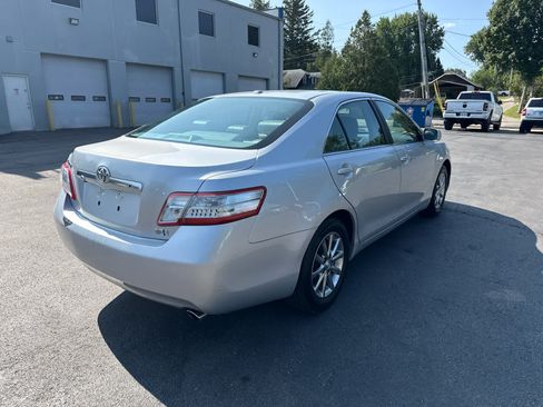 Used 2011 Toyota Camry Hybrid FWD image 3