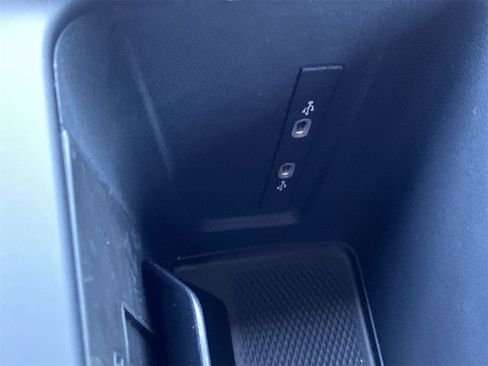 New 2026 Volkswagen Tiguan SE R-Line image 25