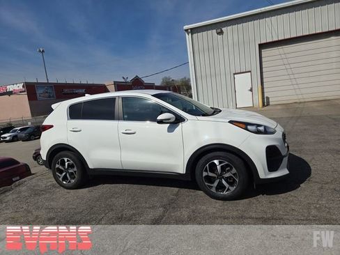 Used 2021 Kia Sportage LX w/ LX Fwd Popular Package image 2