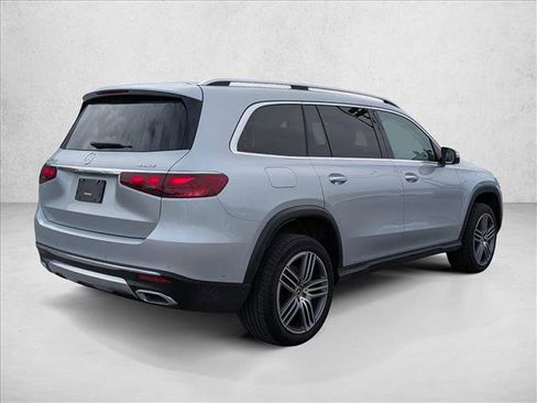 Used 2024 Mercedes-Benz GLS 450 4MATIC image 5
