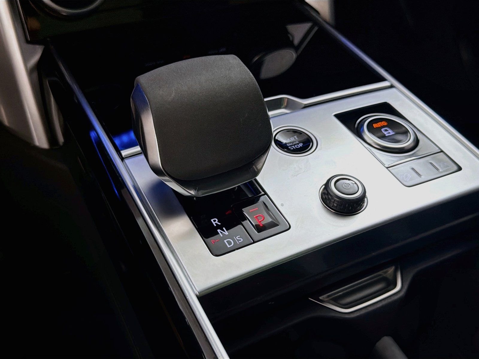 Certified 2023 Land Rover Range Rover Autobiography AWD/4WD image 16