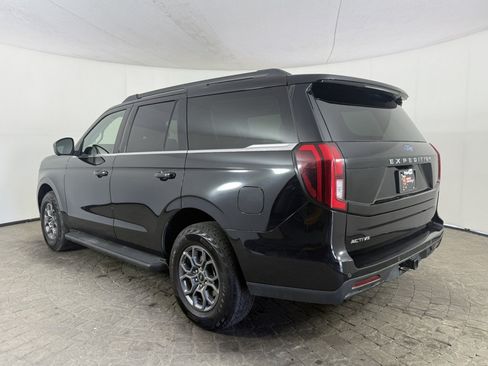 Certified 2025 Ford Expedition Active AWD/4WD image 5