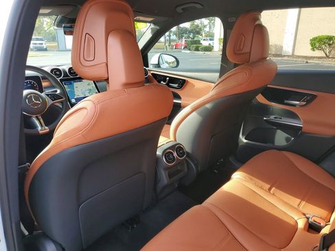 Used 2025 Mercedes-Benz GLC 300 image 20