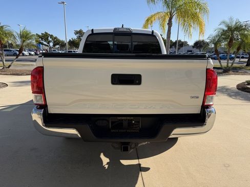 Used 2017 Toyota Tacoma SR5 image 5