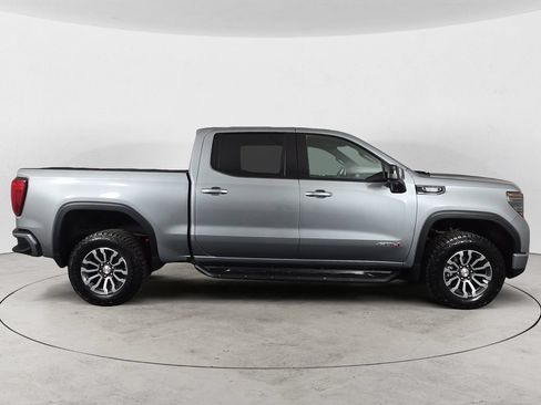 Used 2023 GMC Sierra 1500 AT4 w/ Technology Package AWD/4WD image 4