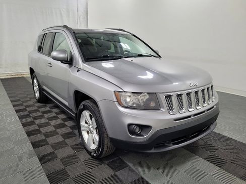 Used 2015 Jeep Compass Latitude AWD/4WD image 13