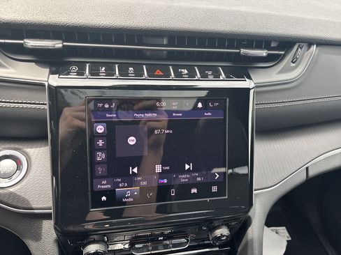 New 2025 Jeep Grand Cherokee L Altitude image 26