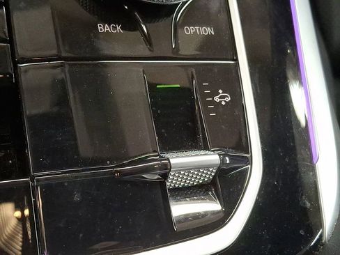 Certified 2024 BMW X7 xDrive40i w/ M Sport Package image 20