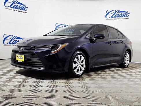 Used 2025 Toyota Corolla LE image 5