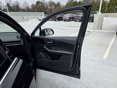 Used 2019 Audi Q7 3.0T Premium Plus w/ Premium Plus Package image 24