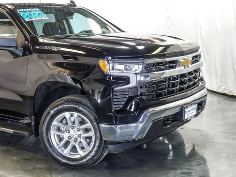 Used 2023 Chevrolet Silverado 1500 LT AWD/4WD image 3