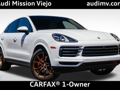 Used 2023 Porsche Cayenne Platinum Edition AWD/4WD image 1